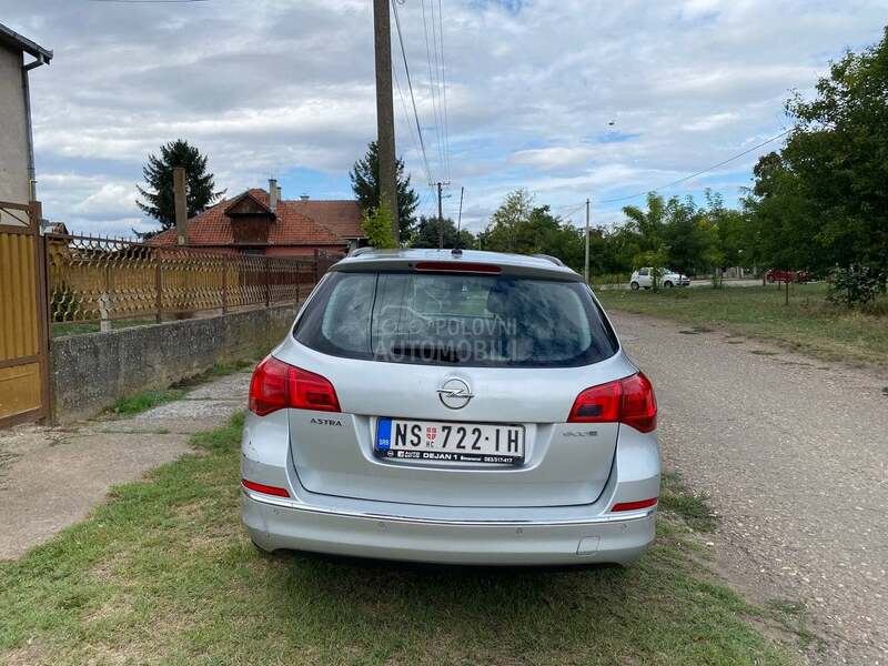 Opel Astra J 1.6