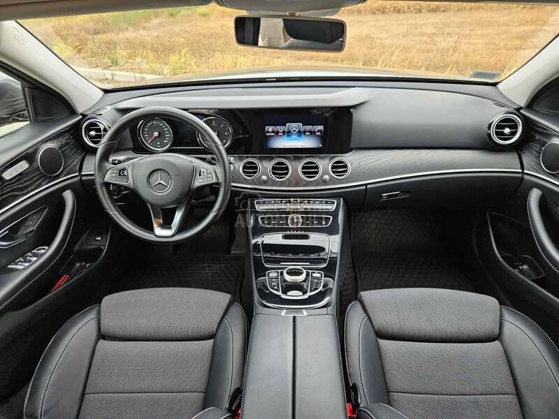 Mercedes Benz E 220 
