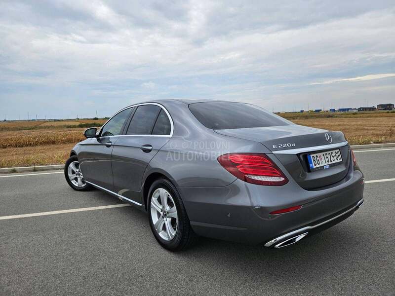 Mercedes Benz E 220 