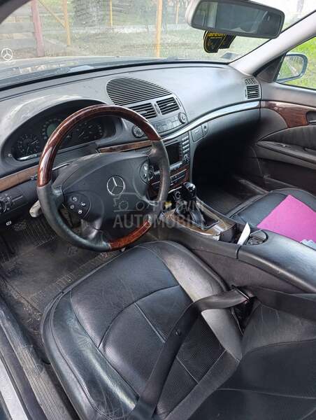 Mercedes Benz E 220 