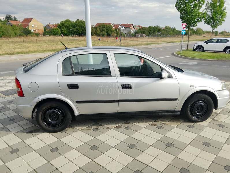 Opel Astra G 1.6B