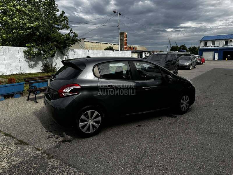 Peugeot 208 NA-VI AUTO-MAT