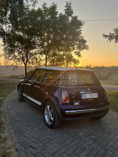 MINI One 