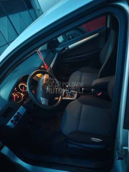 Opel Astra H 