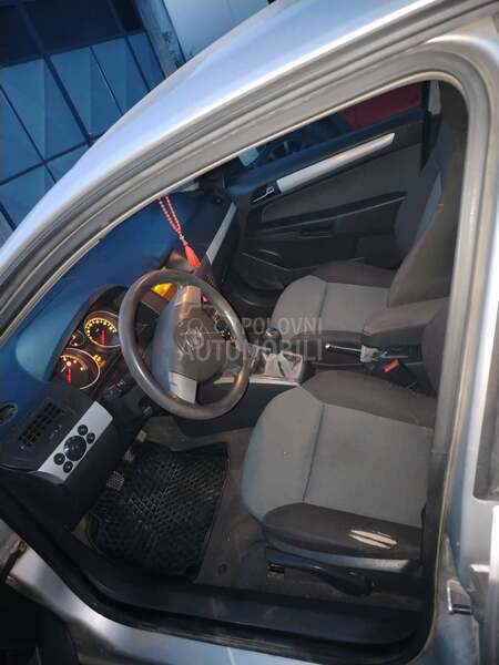 Opel Astra H 