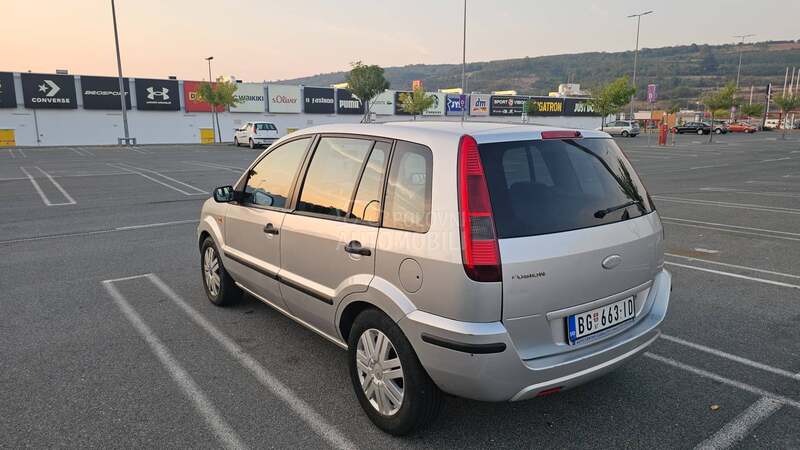 Ford Fusion 