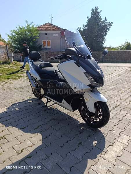Yamaha T max 530
