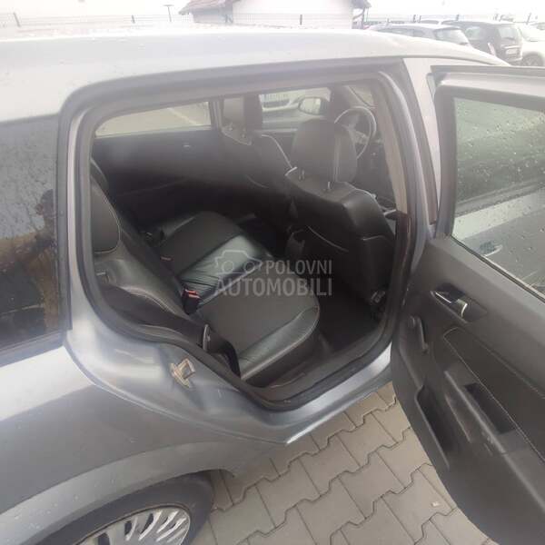 Opel Astra H 