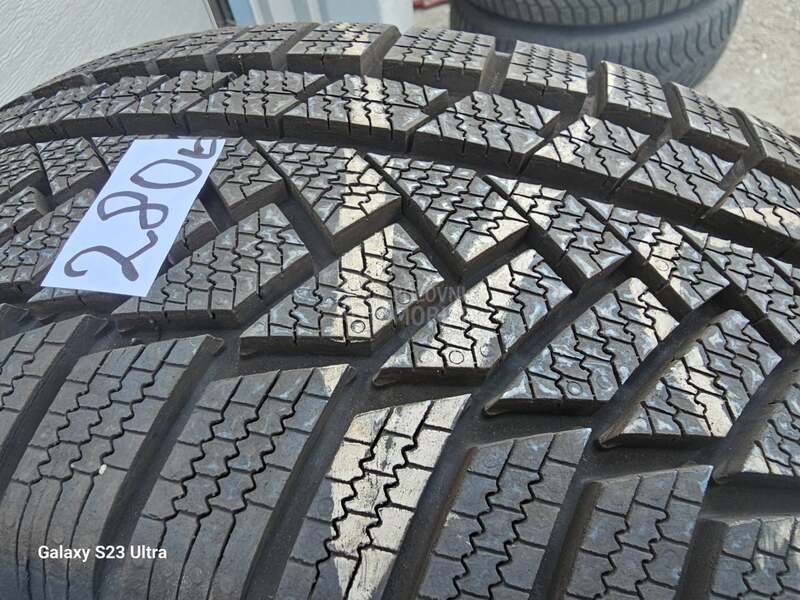 Continental 235/60 R18 Zimska