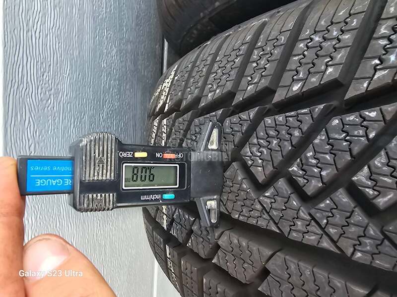Continental 235/60 R18 Zimska