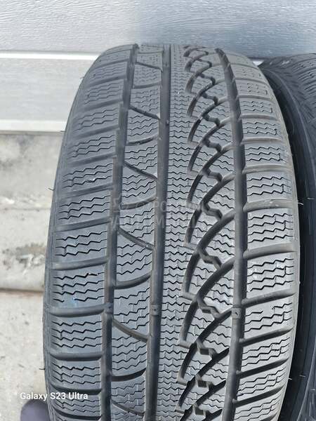 Petlas 215/50 R18 Zimska