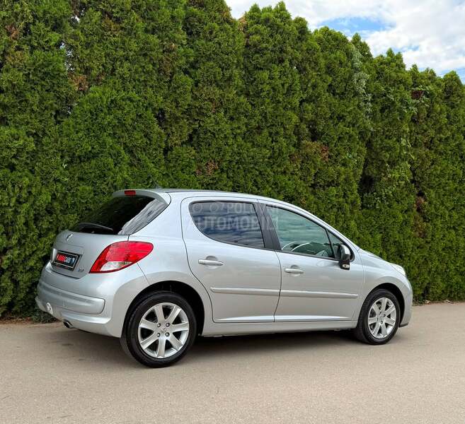 Peugeot 207 ALLURE 115000 K M CH