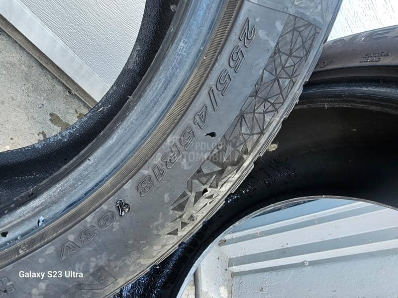 Nexen 255/45 R18 Zimska