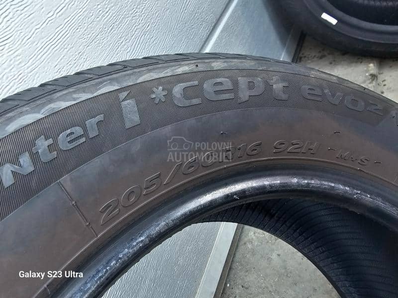 Hankook 205/60 R16 Zimska