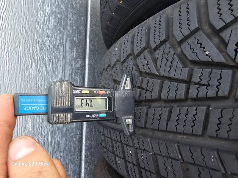 Hankook 205/60 R16 Zimska