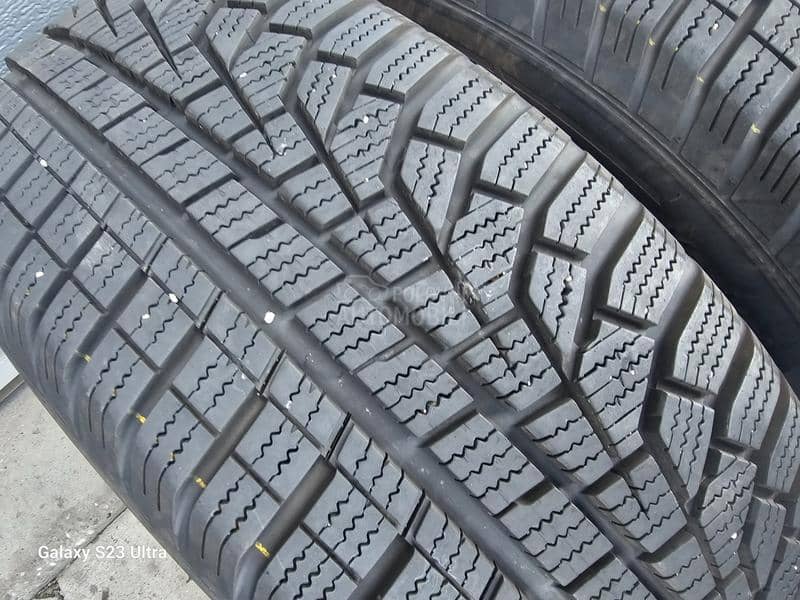 Hankook 205/60 R16 Zimska