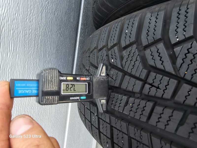 Hankook 205/60 R16 Zimska