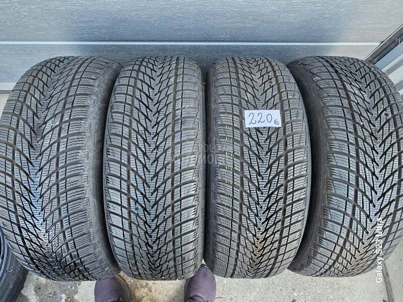 Goodyear 205/55 R16 Zimska
