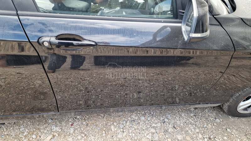 Prednja desna vrata F20