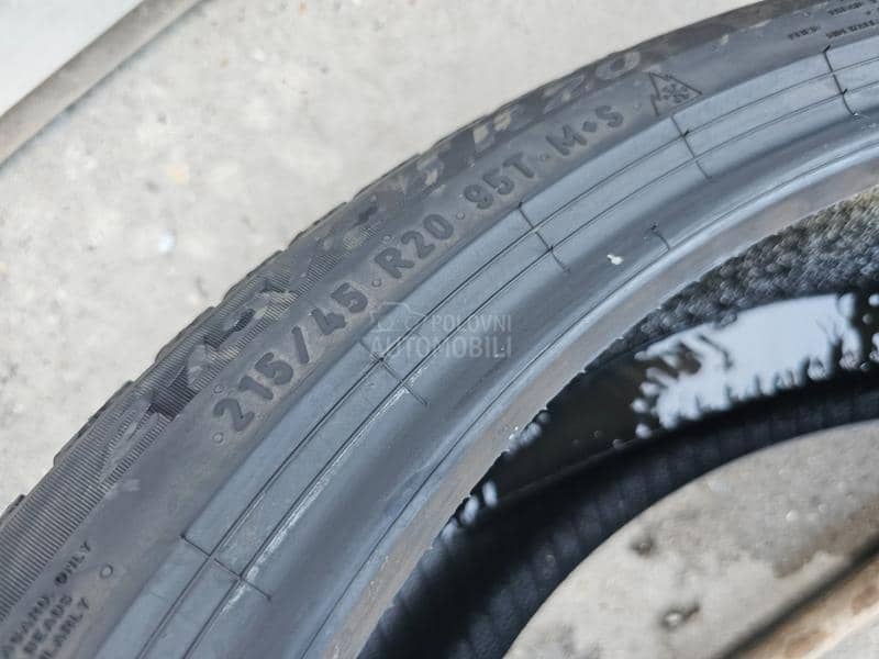 Pirelli 215/45 R20 Zimska