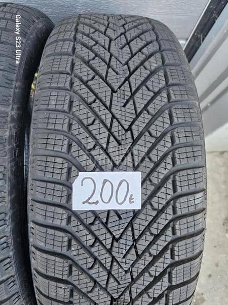 Pirelli 215/45 R20 Zimska