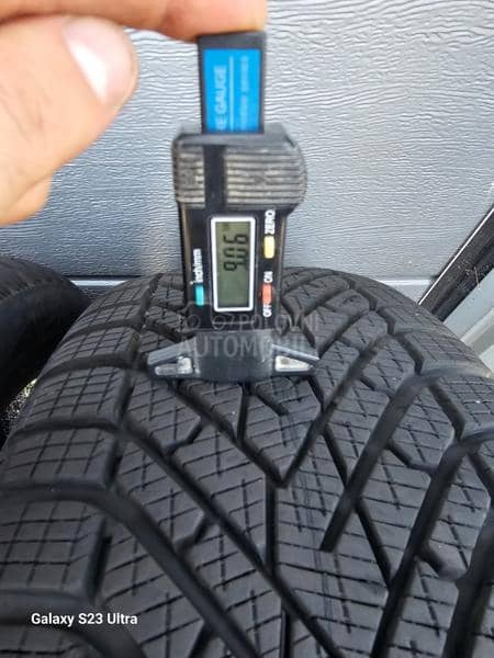 Pirelli 215/45 R20 Zimska