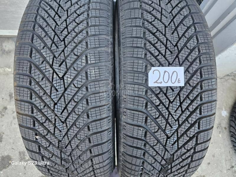 Pirelli 215/45 R20 Zimska