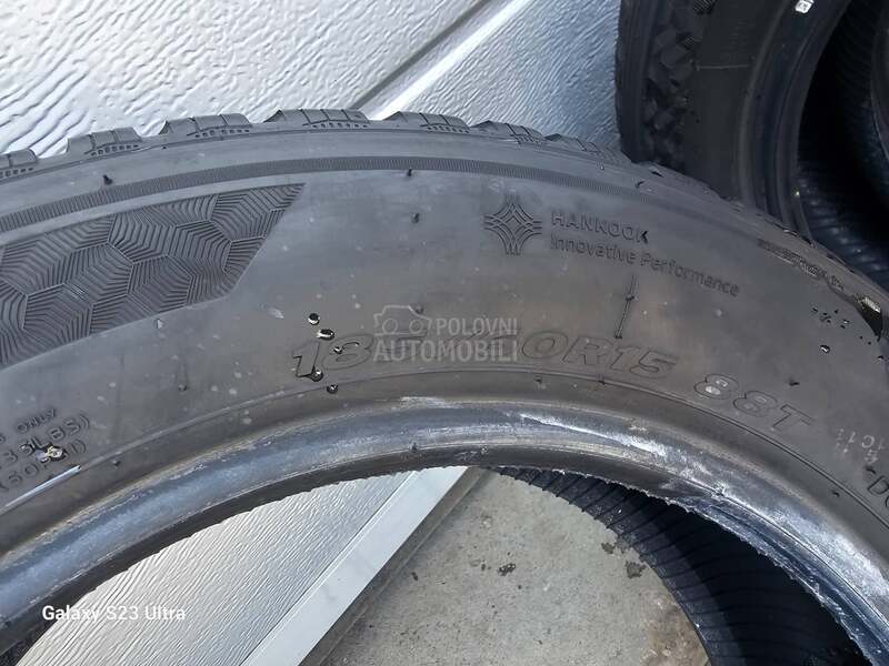 Hankook 185/60 R15 Zimska