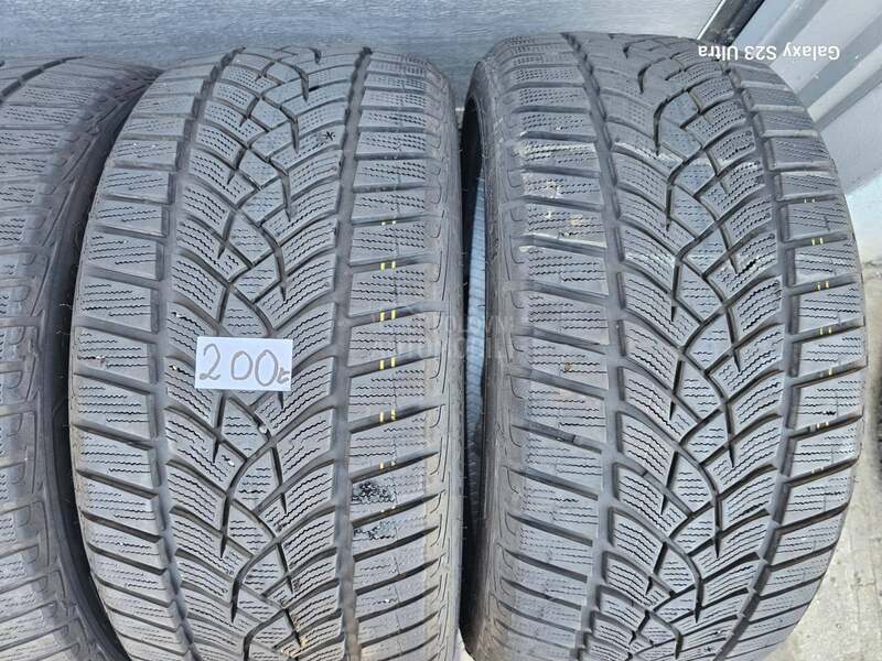 Goodyear 225/40 R18 Zimska