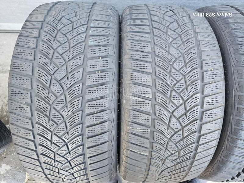 Goodyear 225/40 R18 Zimska