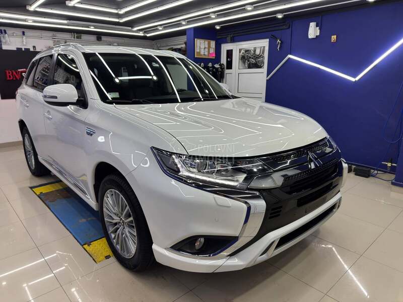 Mitsubishi Outlander 2.4 PHEV