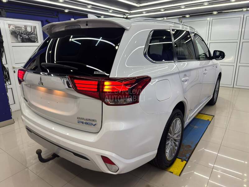 Mitsubishi Outlander 2.4 PHEV
