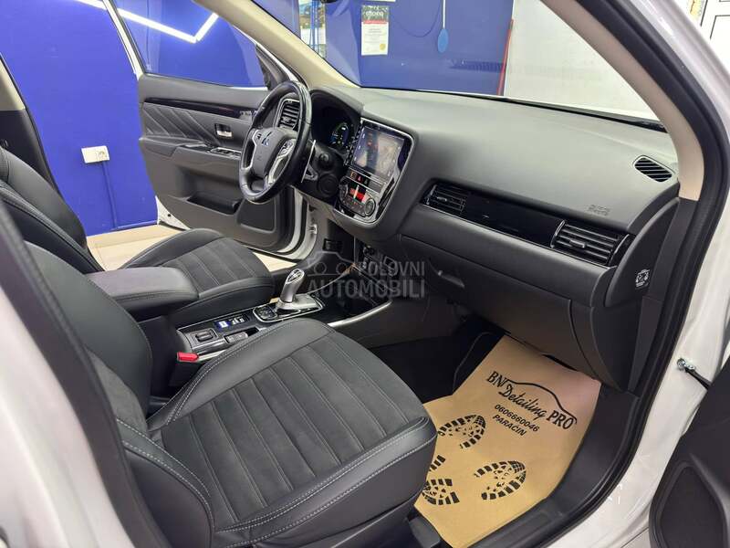 Mitsubishi Outlander 2.4 PHEV
