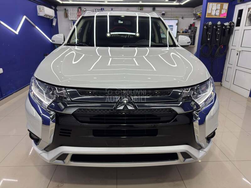 Mitsubishi Outlander 2.4 PHEV