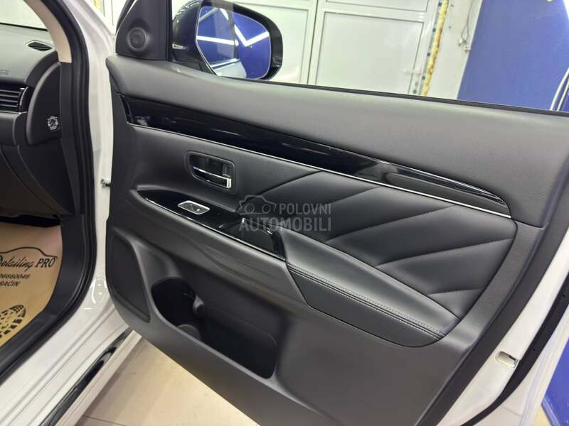 Mitsubishi Outlander 2.4 PHEV
