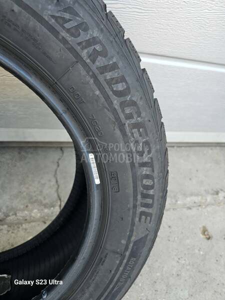 Bridgestone 205/60 R16 Zimska