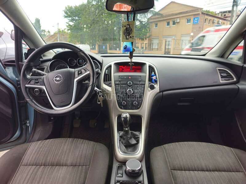 Opel Astra J 1.6 Tng