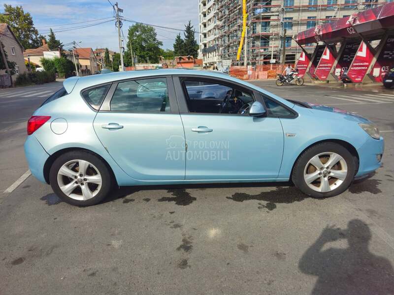 Opel Astra J 1.6 Tng