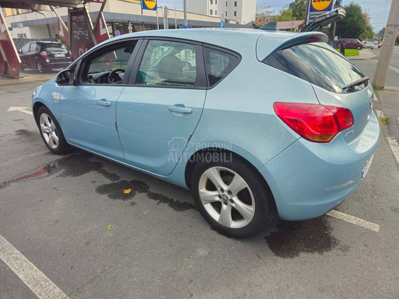 Opel Astra J 1.6 Tng