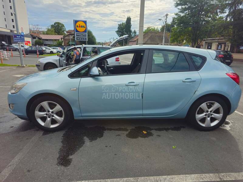 Opel Astra J 1.6 Tng