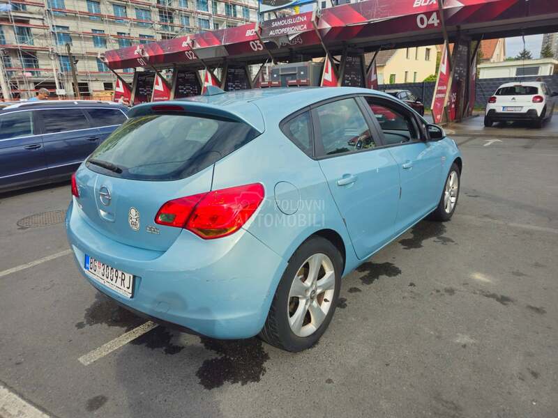 Opel Astra J 1.6 Tng