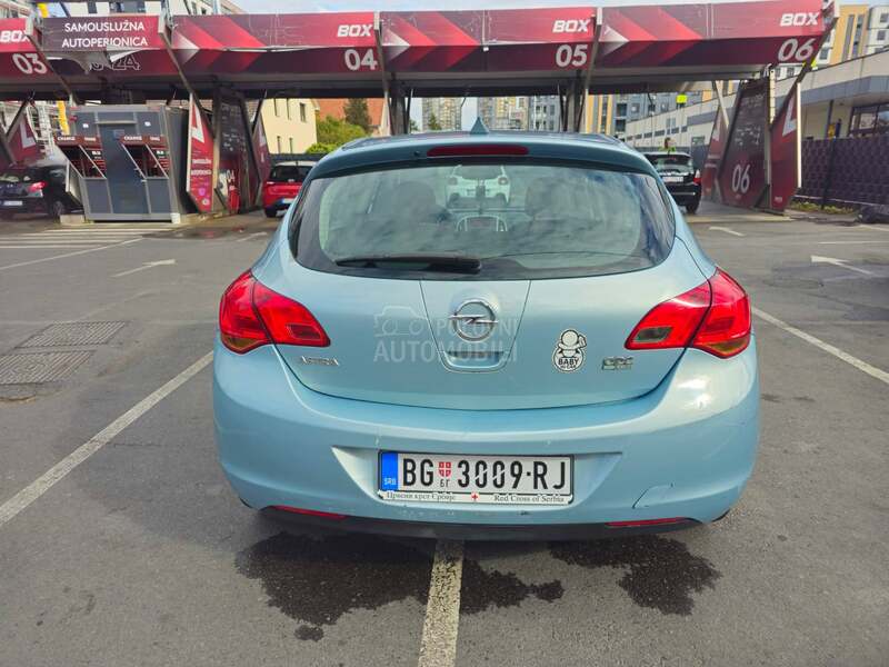 Opel Astra J 1.6 Tng