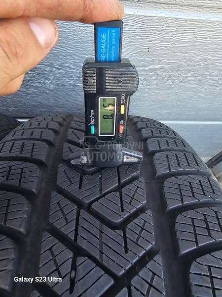 Pirelli 235/60 R18 Zimska