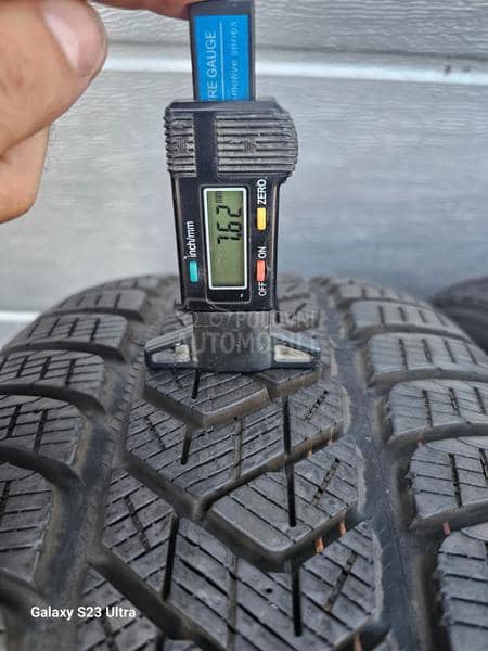 Pirelli 235/60 R18 Zimska