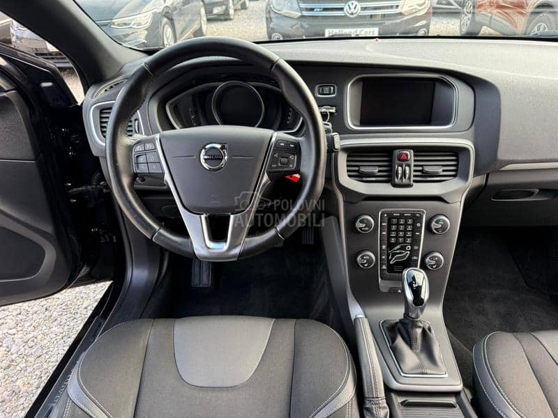 Volvo V40 2.0 D2 EDITION