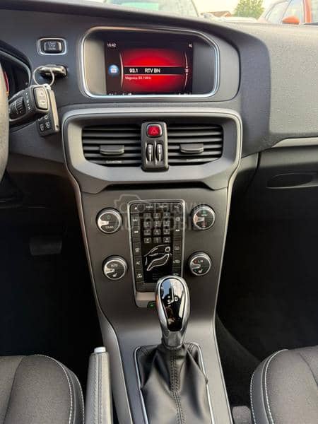 Volvo V40 2.0 D2 EDITION