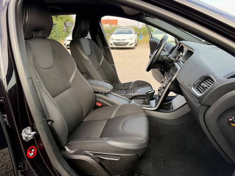 Volvo V40 2.0 D2 EDITION