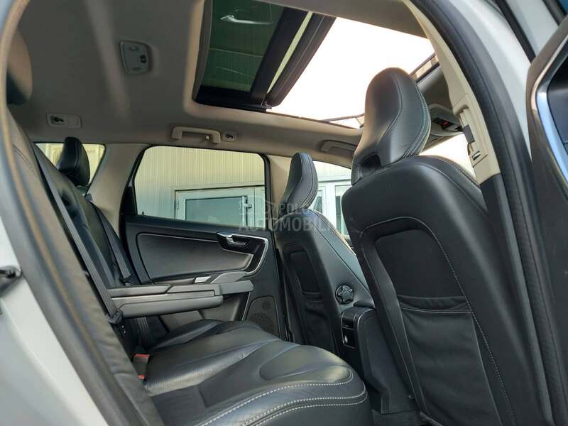 Volvo XC60 2.0D  R design