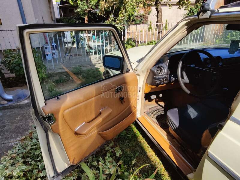 Mercedes Benz W123 200D
