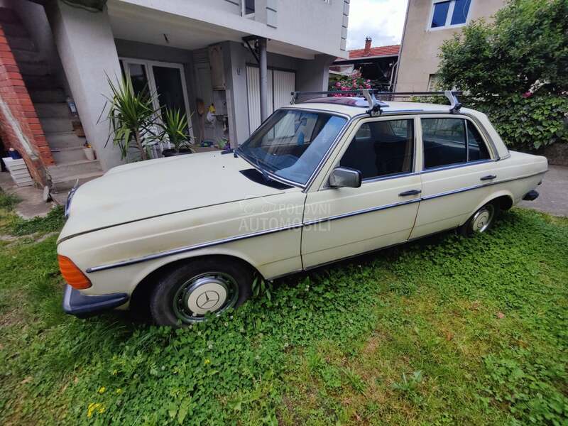 Mercedes Benz W123 200D